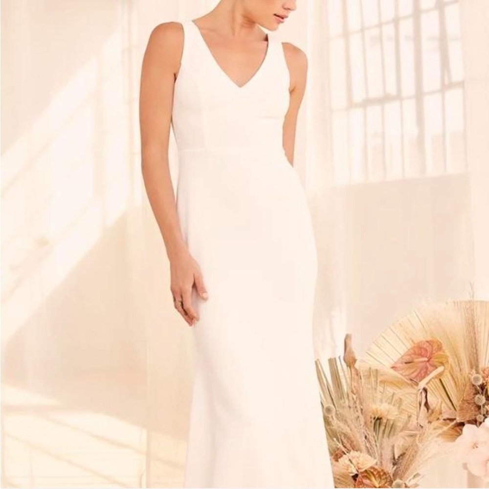 Lulus white gown